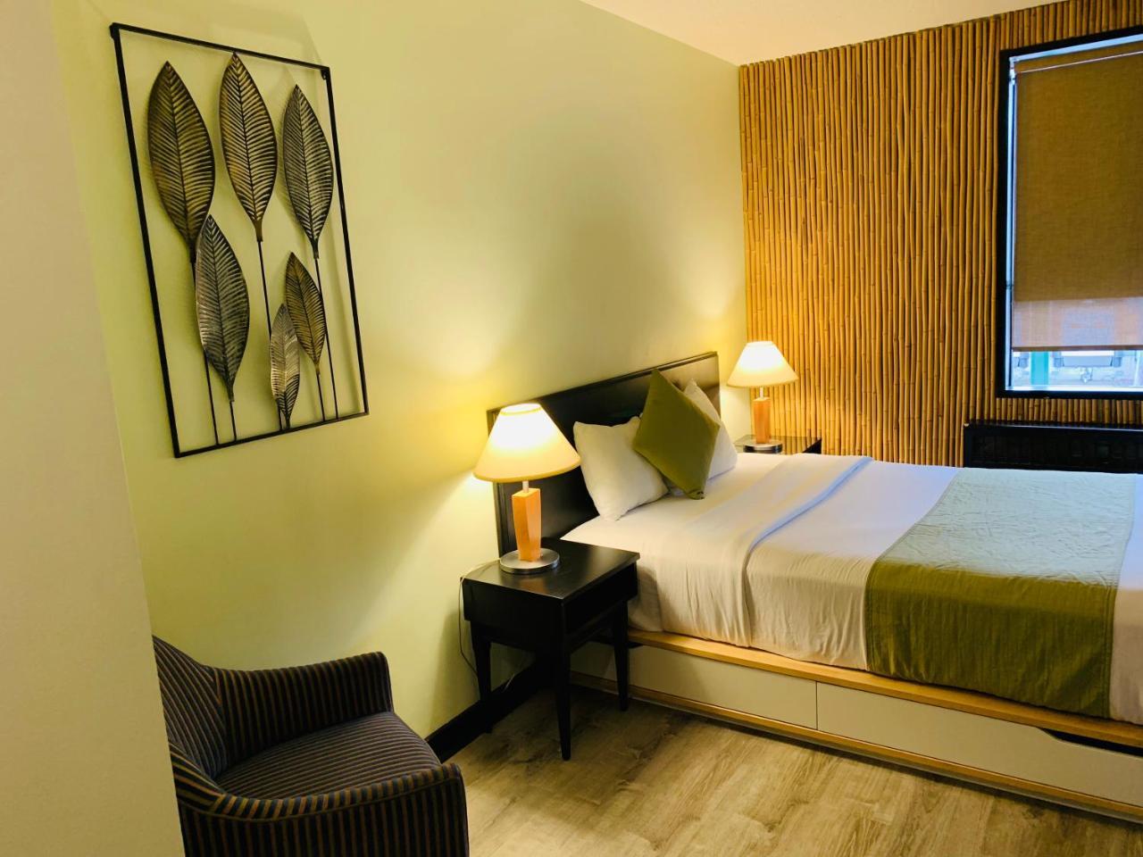 Hotel At The Waldorf Vancouver Extérieur photo